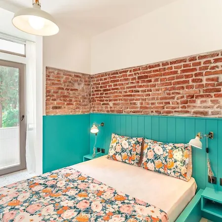 Be Bold Hostel *